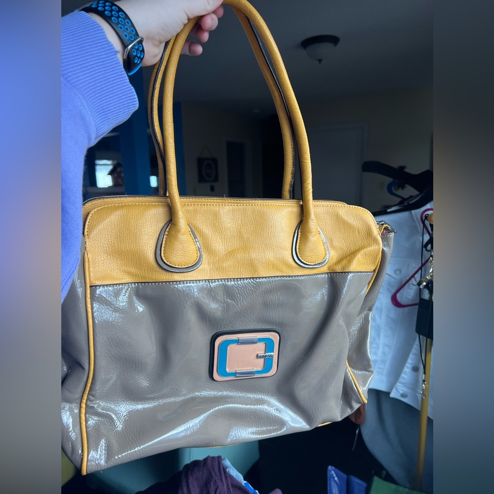 Large, oversized Guess tote